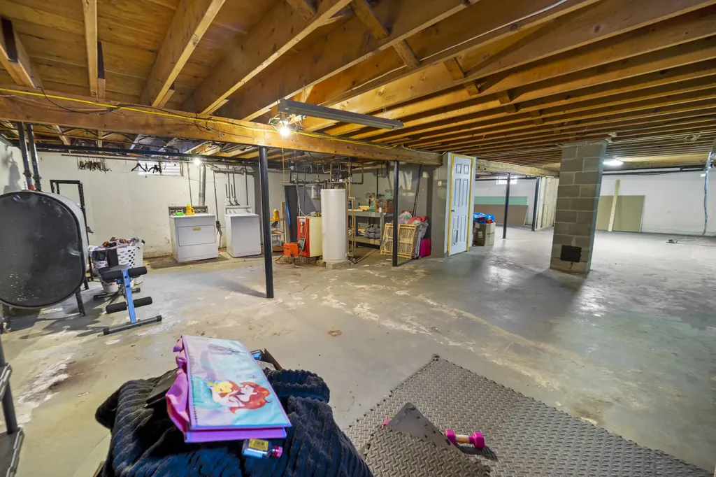 42 Sugarloaf Lane Bangor ME 04401
