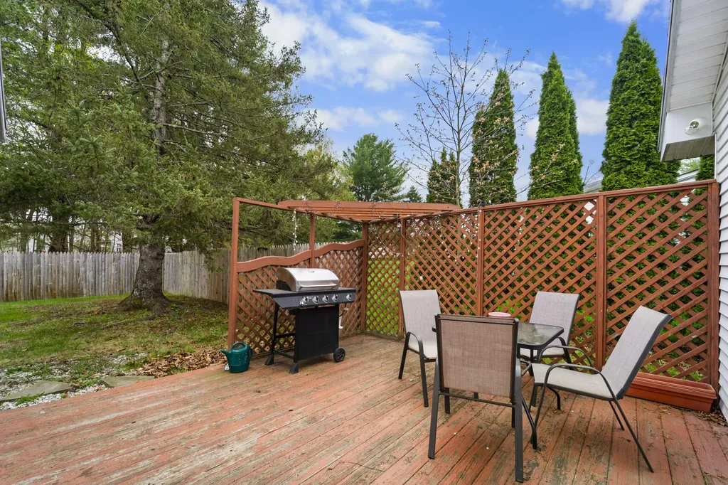 42 Sugarloaf Lane Bangor ME 04401