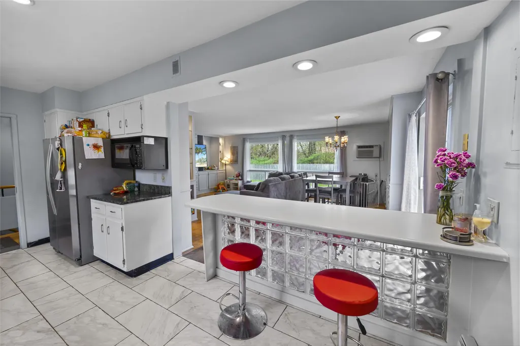 42 Sugarloaf Lane Bangor ME 04401