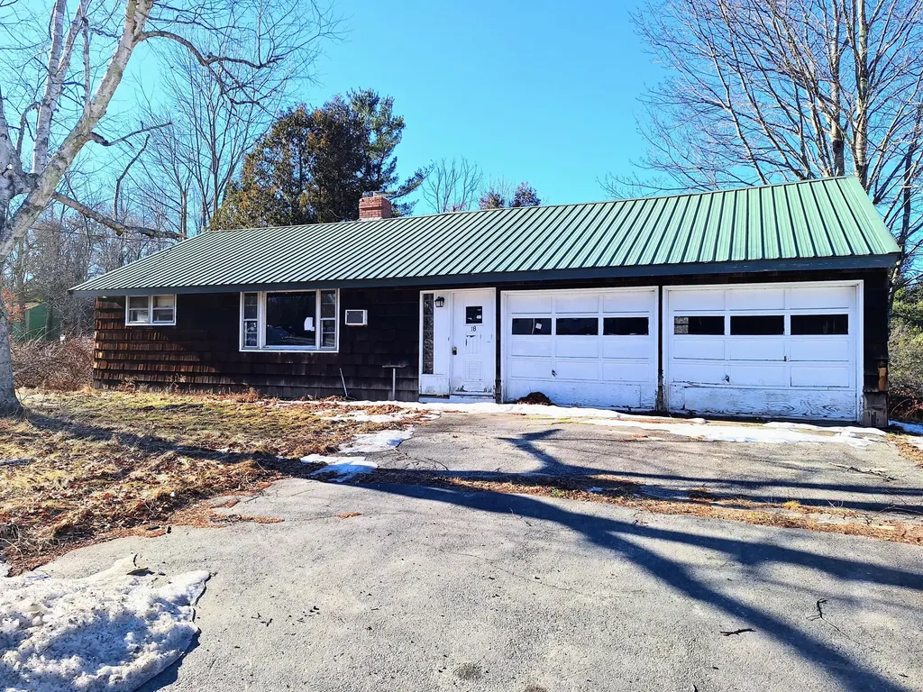 18 Gray Road Falmouth ME 04105