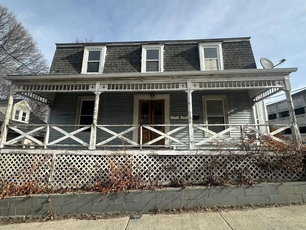 25 Forest Street Portland ME 04102