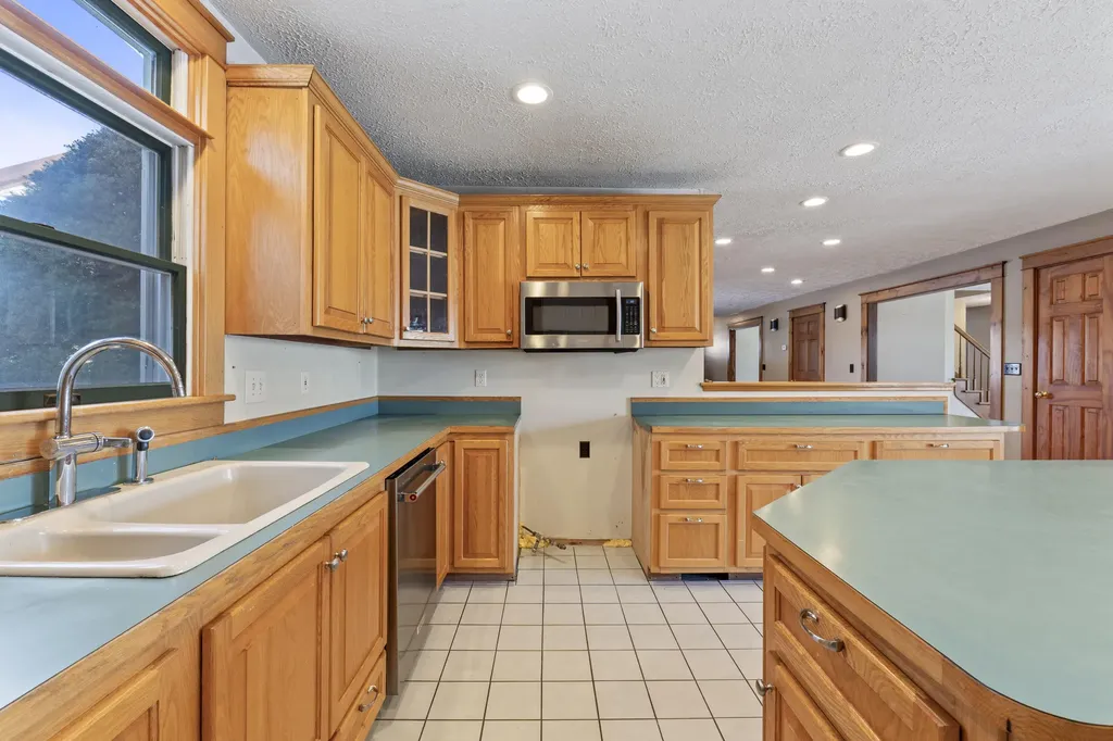 467 Bay Road Bowdoinham ME 04008