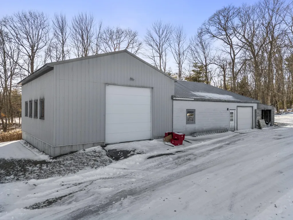 467 Bay Road Bowdoinham ME 04008