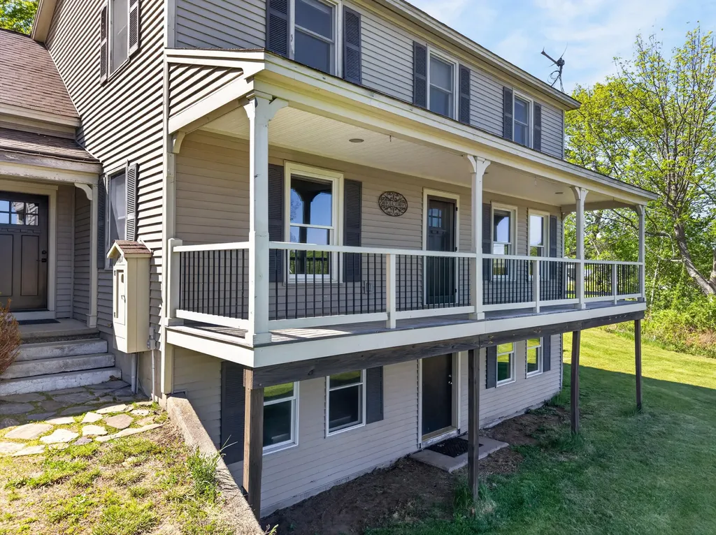 467 Bay Road Bowdoinham ME 04008