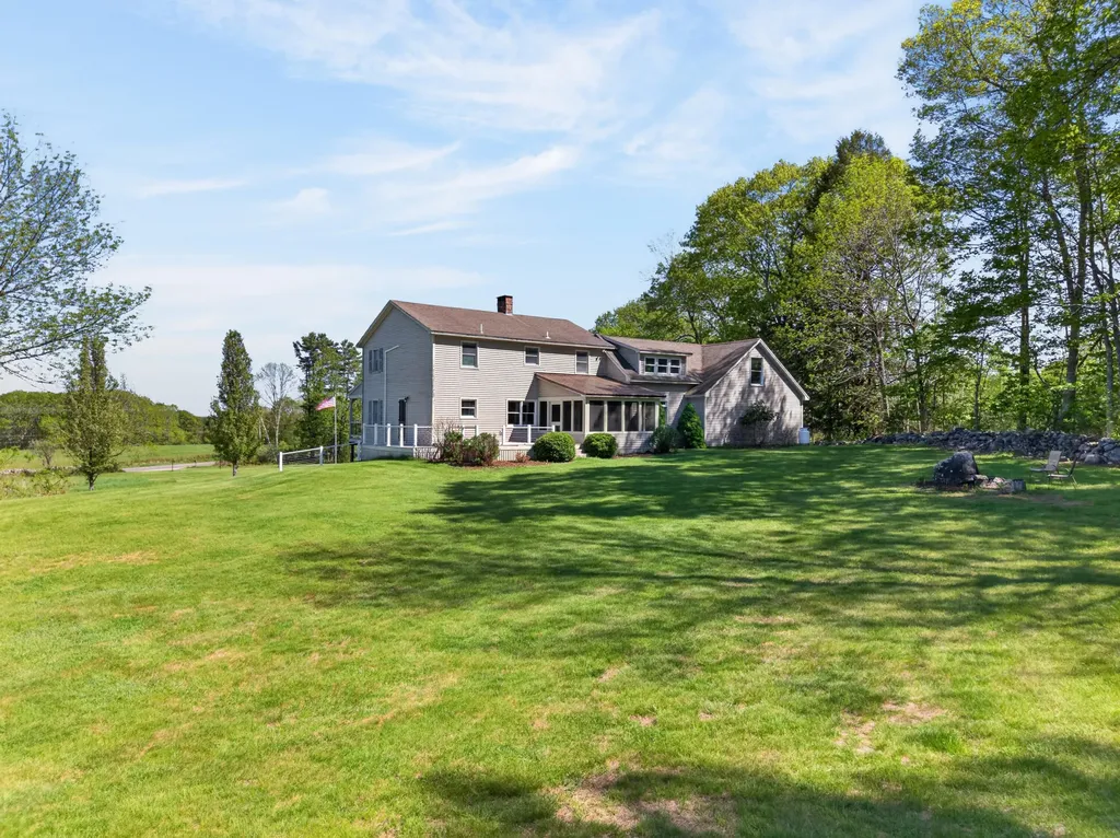 467 Bay Road Bowdoinham ME 04008