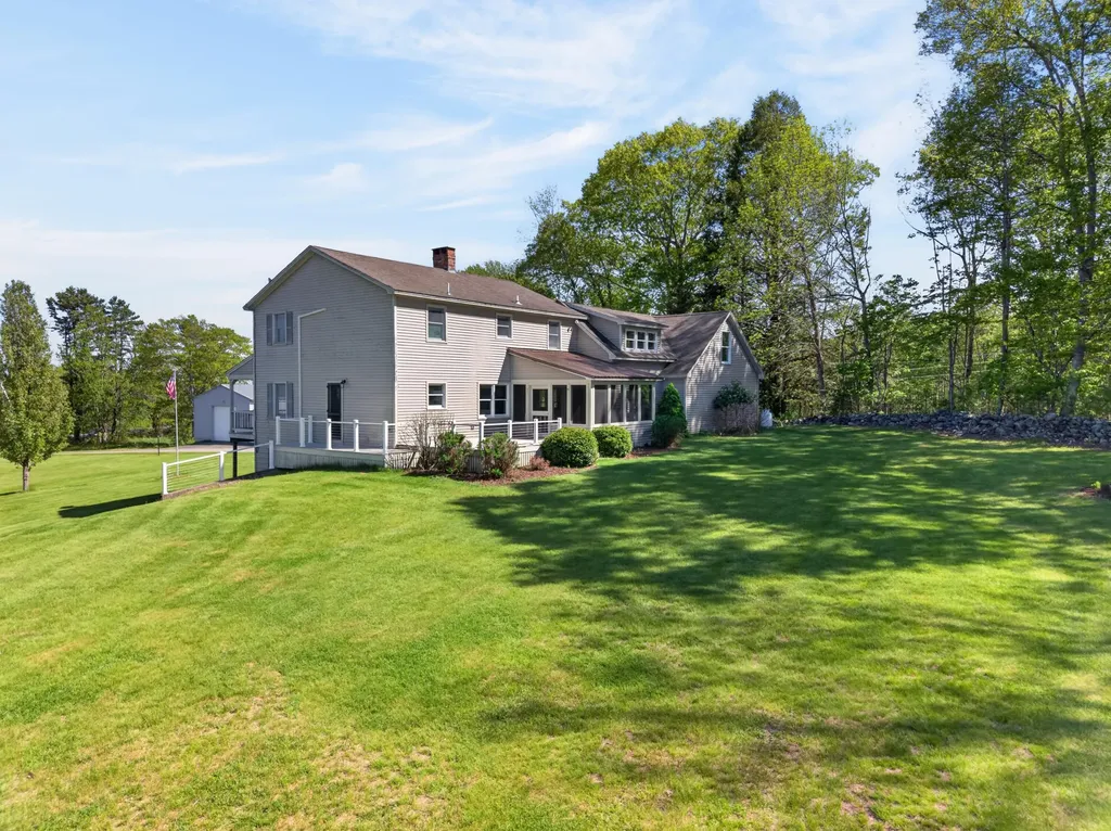 467 Bay Road Bowdoinham ME 04008