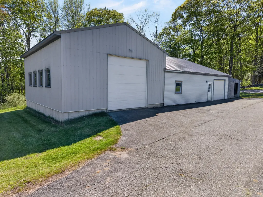 467 Bay Road Bowdoinham ME 04008