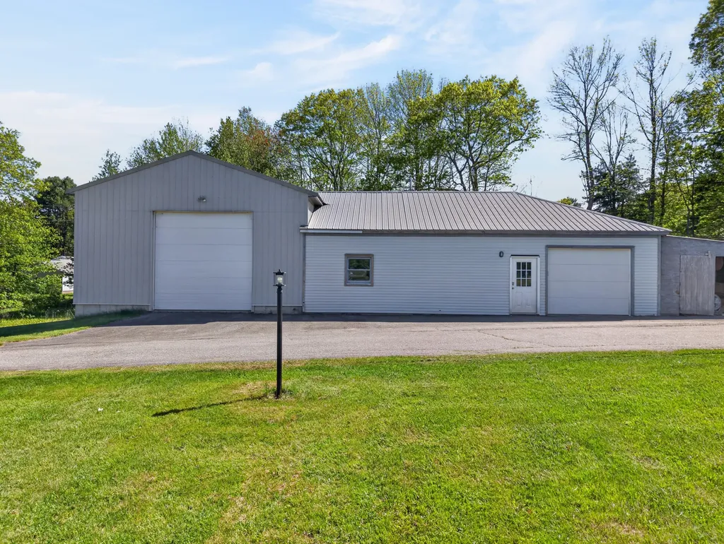 467 Bay Road Bowdoinham ME 04008
