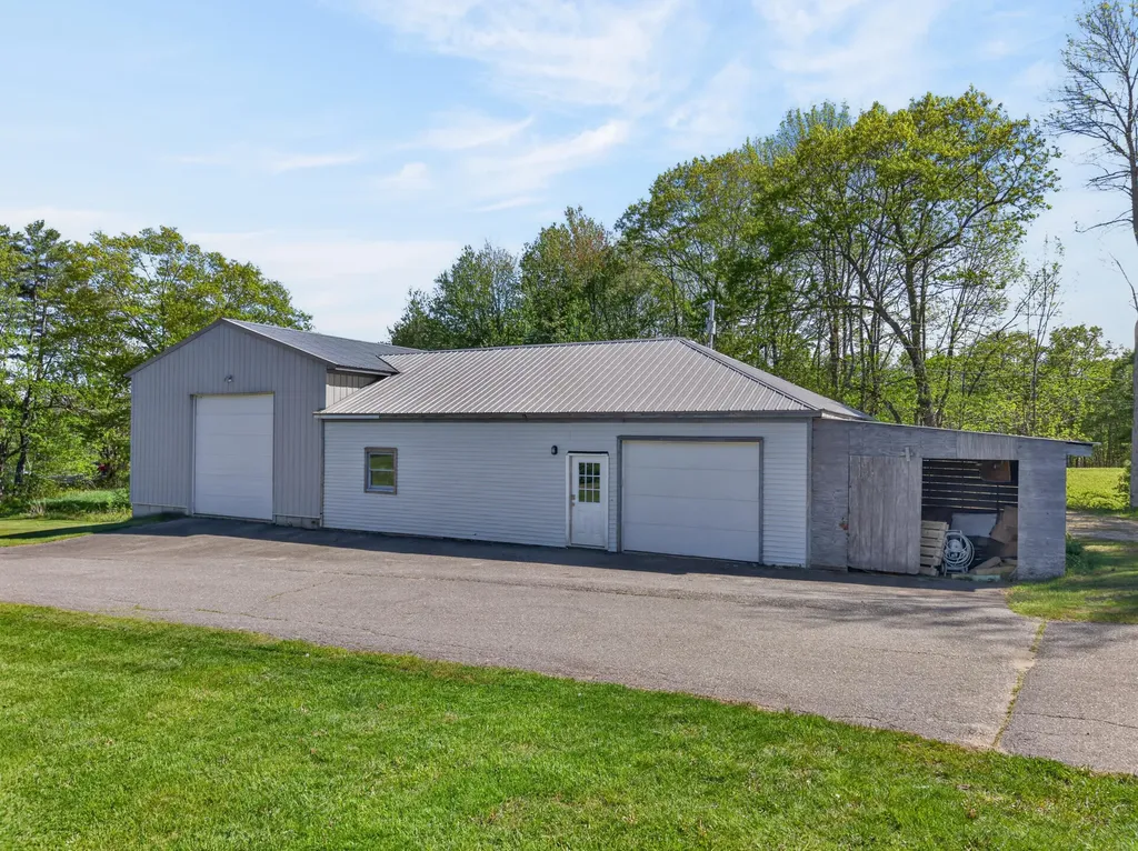 467 Bay Road Bowdoinham ME 04008
