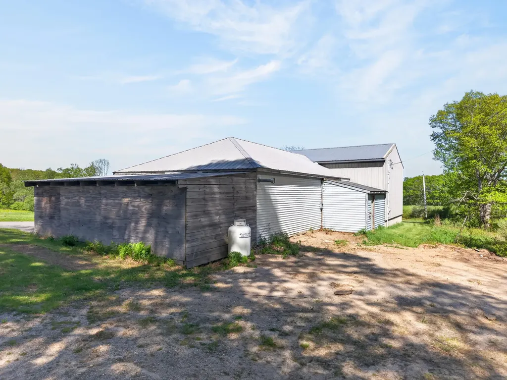 467 Bay Road Bowdoinham ME 04008