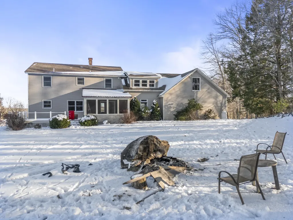 467 Bay Road Bowdoinham ME 04008