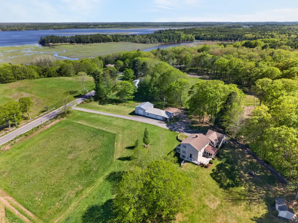 467 Bay Road Bowdoinham ME 04008