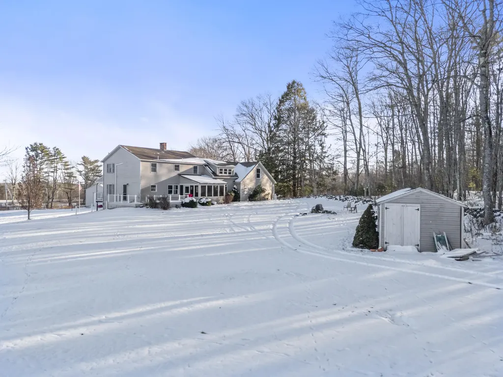 467 Bay Road Bowdoinham ME 04008