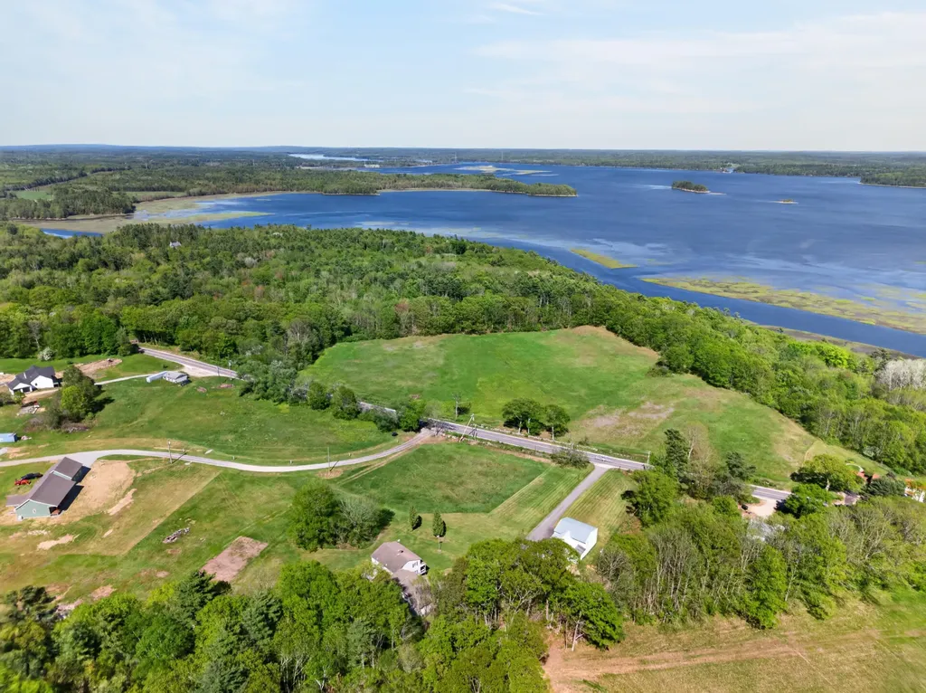467 Bay Road Bowdoinham ME 04008