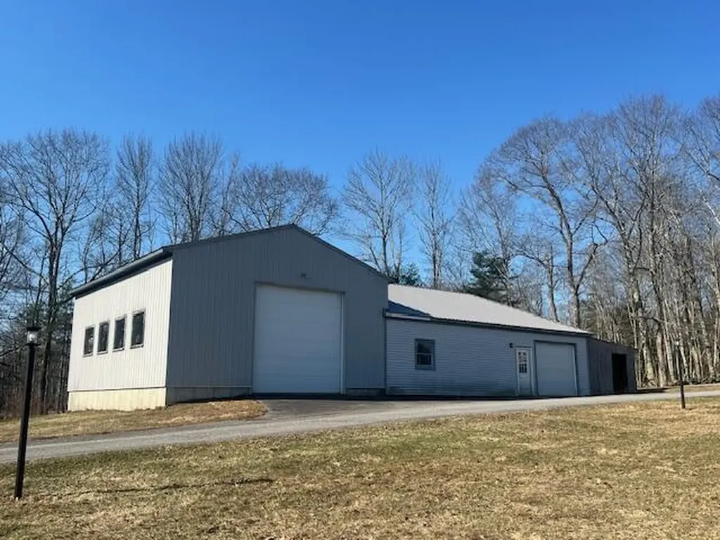 467 Bay Road Bowdoinham ME 04008