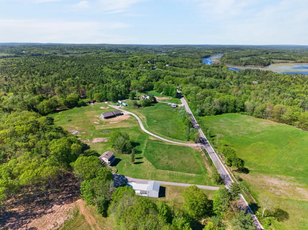 467 Bay Road Bowdoinham ME 04008