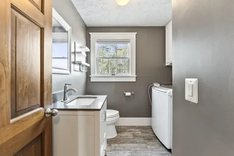 467 Bay Road Bowdoinham ME 04008