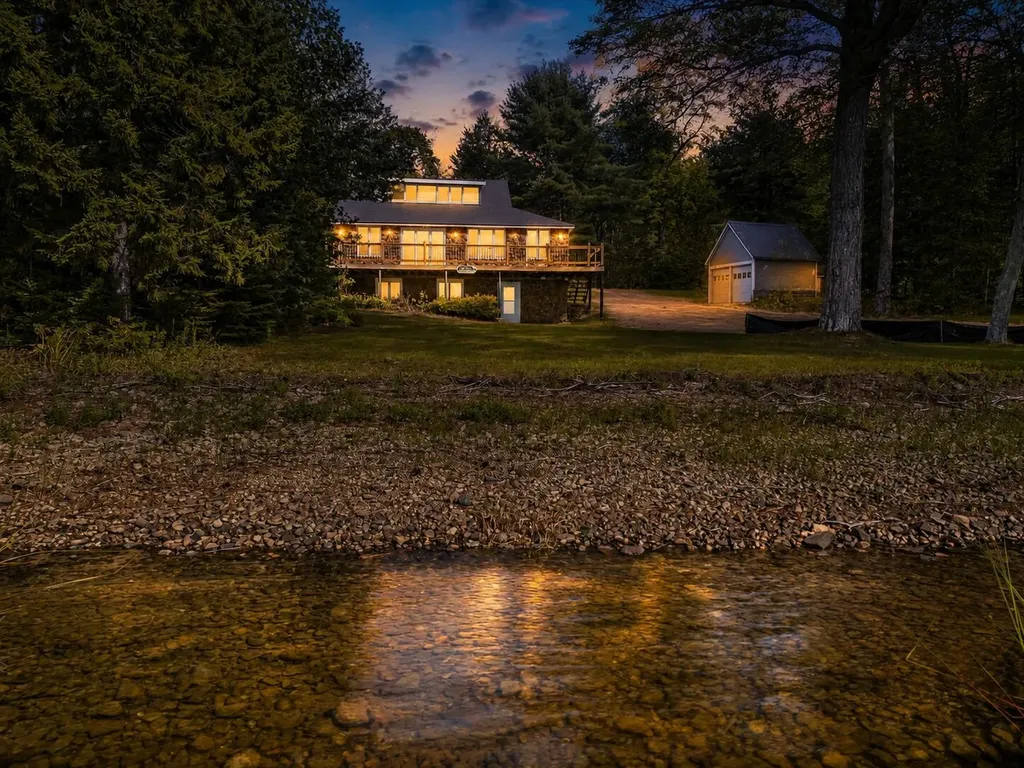 47 Chase Road Baileyville ME 04694