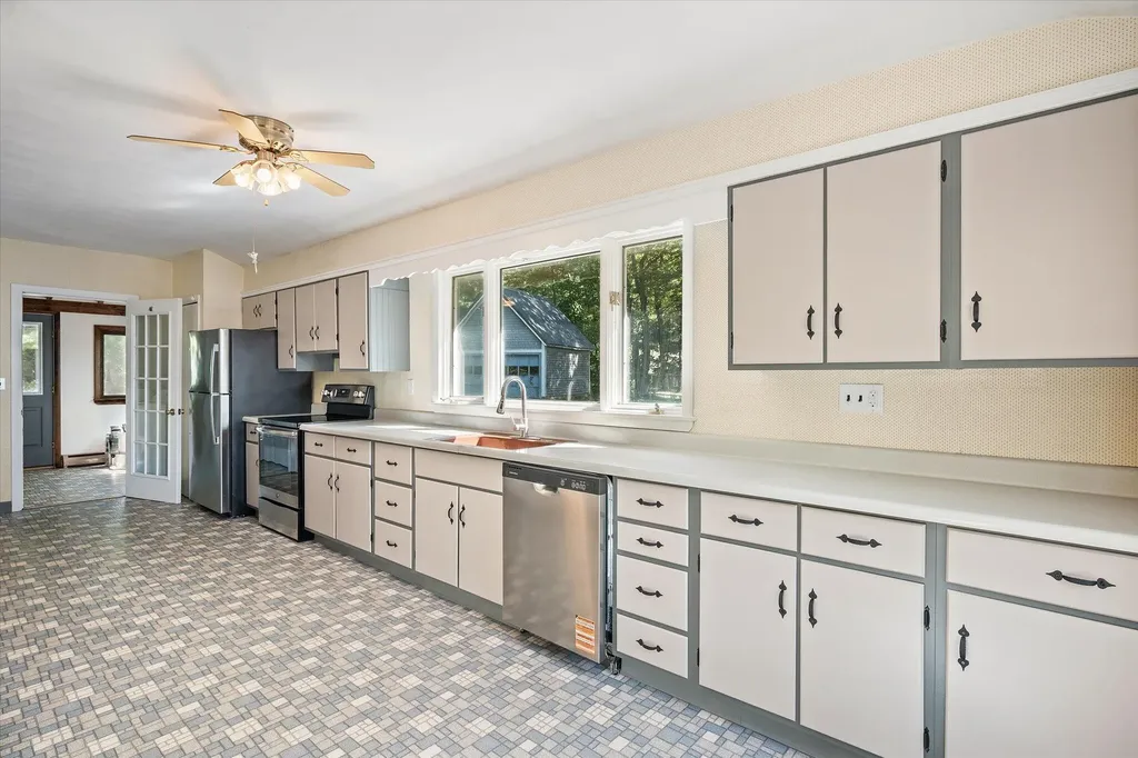 47 Chase Road Baileyville ME 04694