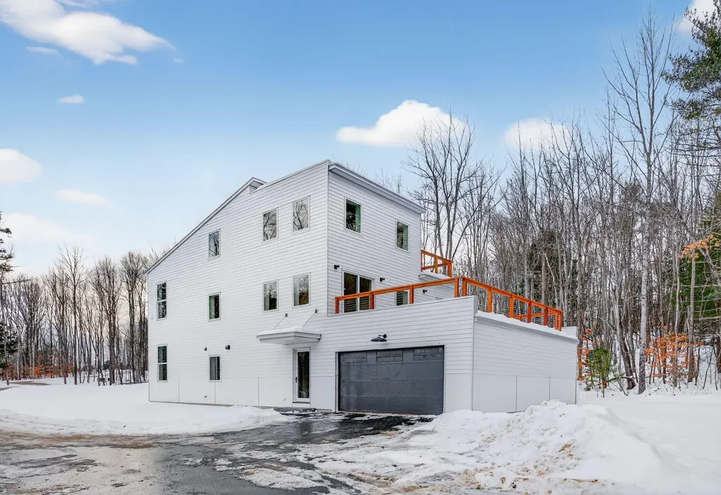 24 Mattie Lane Durham ME 04222