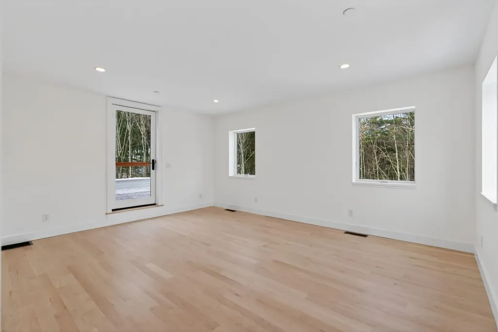 24 Mattie Lane Durham ME 04222