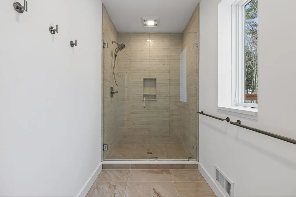 24 Mattie Lane Durham ME 04222