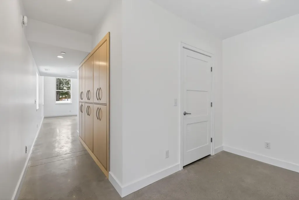 24 Mattie Lane Durham ME 04222