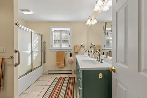 9 Gables Drive Yarmouth ME 04096