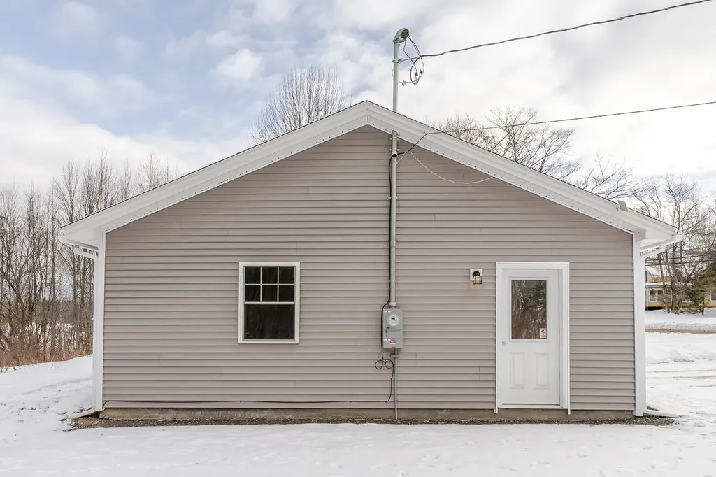 508 Essex Street Dover-foxcroft ME 04426