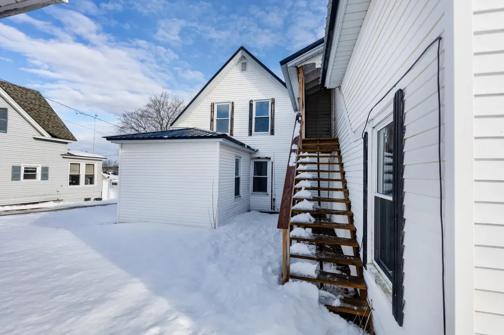 543 Main Street Old Town ME 04468