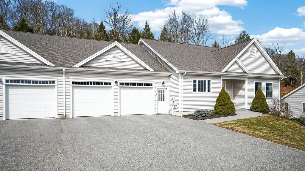24 Hazel Lane North Yarmouth ME 04097