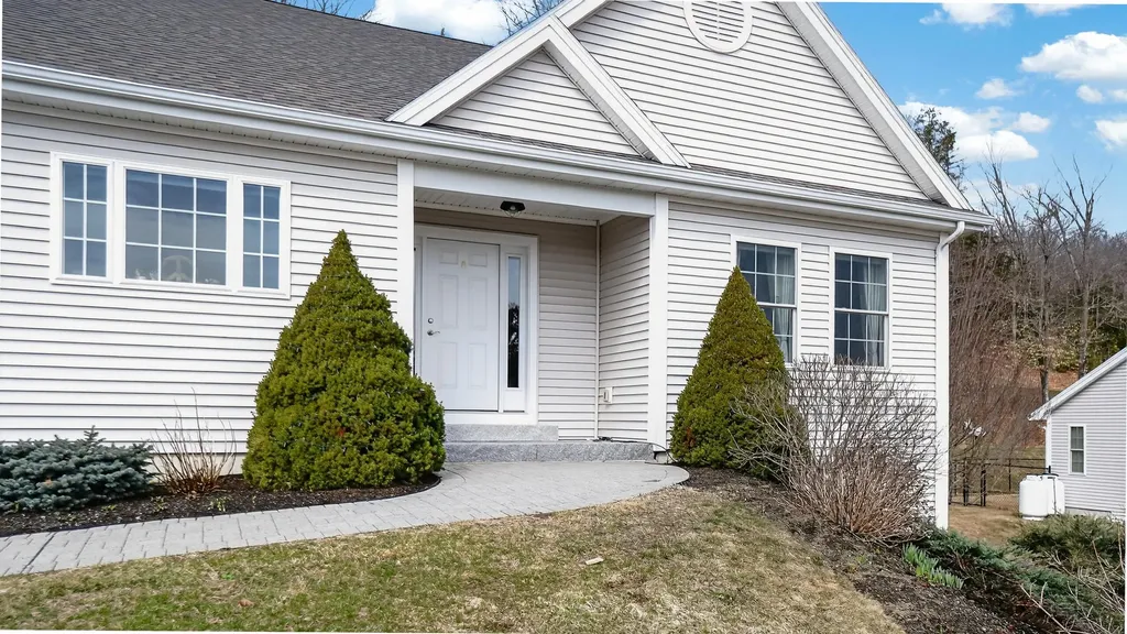 24 Hazel Lane North Yarmouth ME 04097
