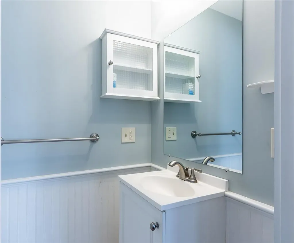 15 Hilltop Drive Rockport ME 04856