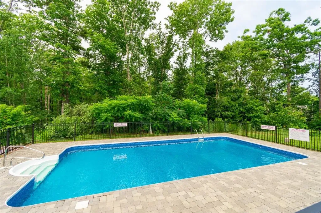 15 Hilltop Drive Rockport ME 04856