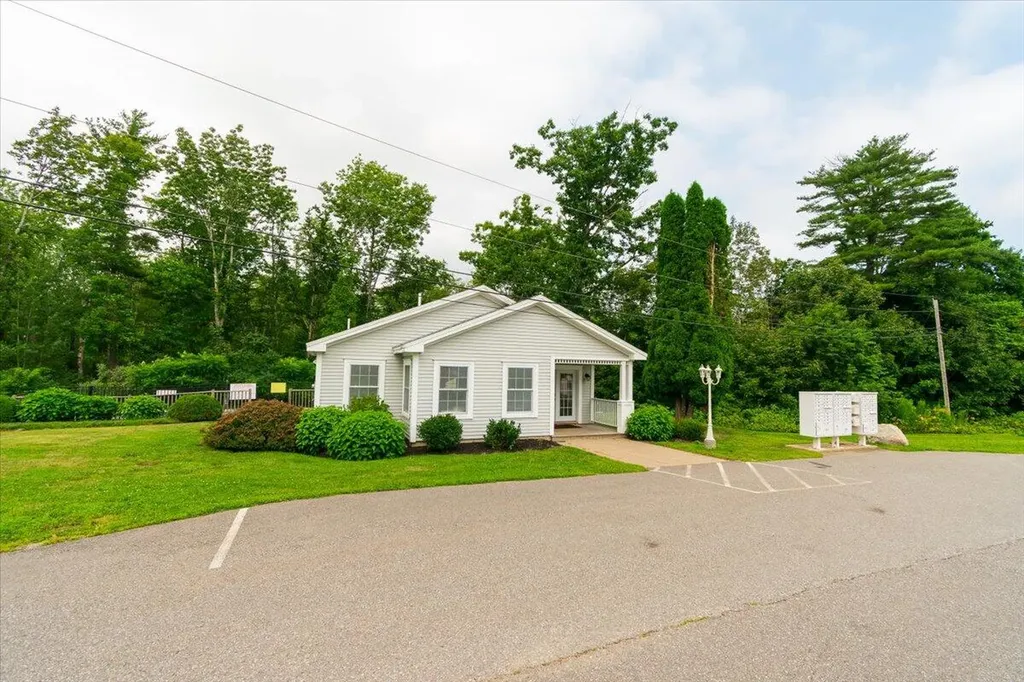 15 Hilltop Drive Rockport ME 04856