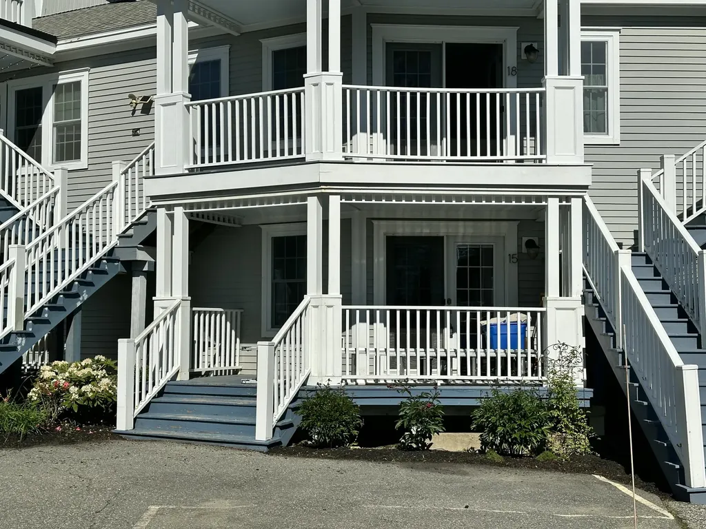 15 Hilltop Drive Rockport ME 04856