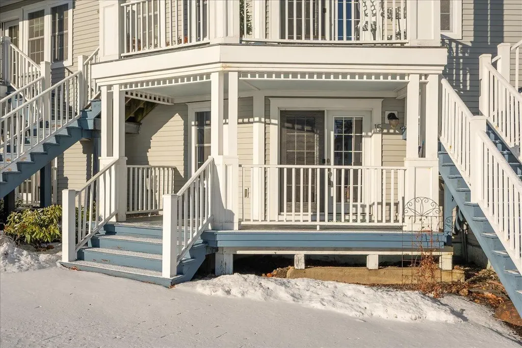 15 Hilltop Drive Rockport ME 04856