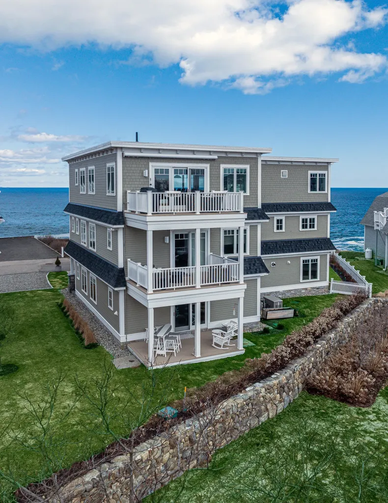 7 Nubble Point York ME 03909