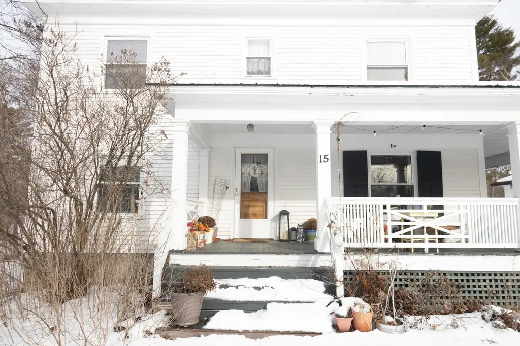 15 North Street Dixfield ME 04224