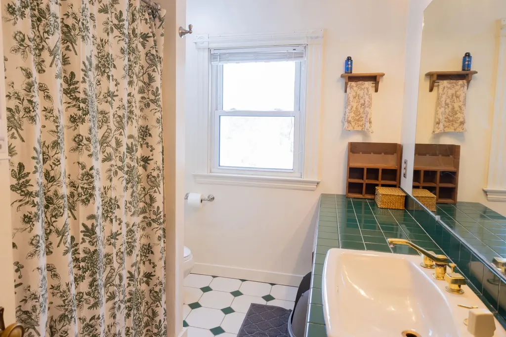 15 North Street Dixfield ME 04224