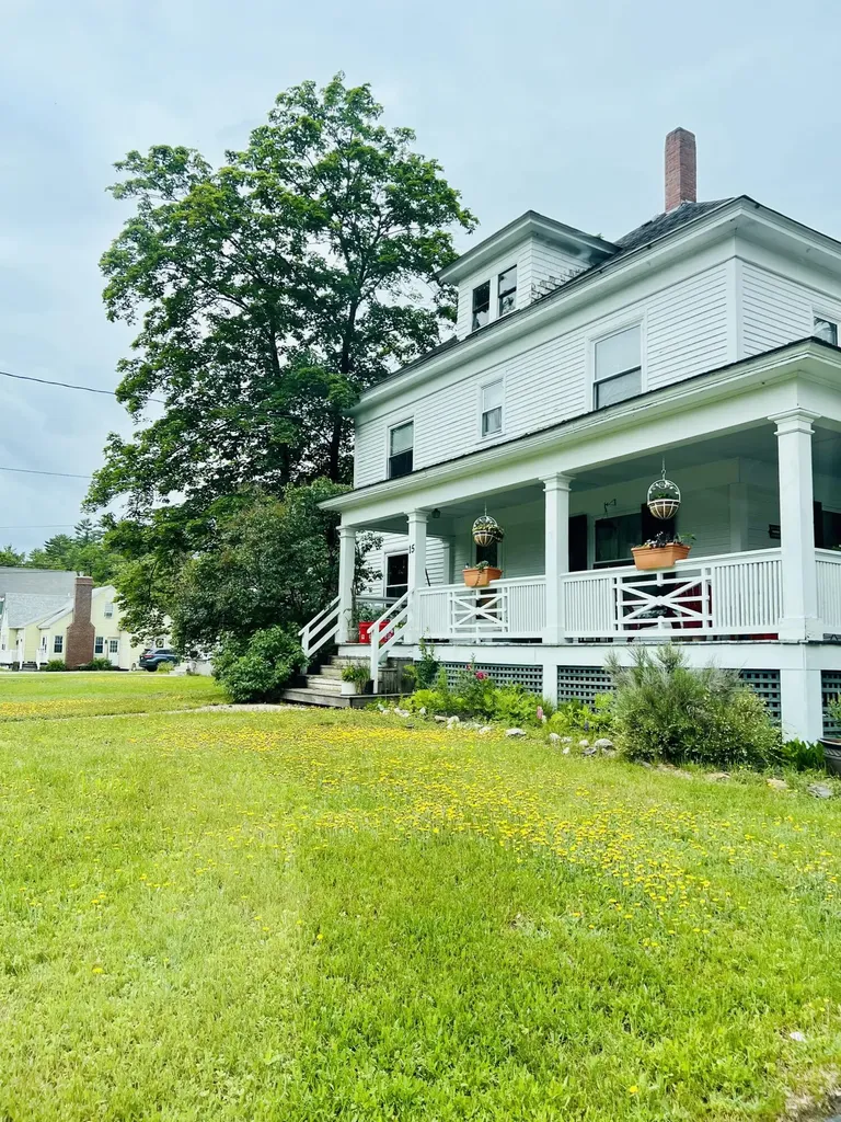 15 North Street Dixfield ME 04224
