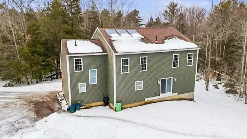 141 Bradbury Road Lewiston ME 04240