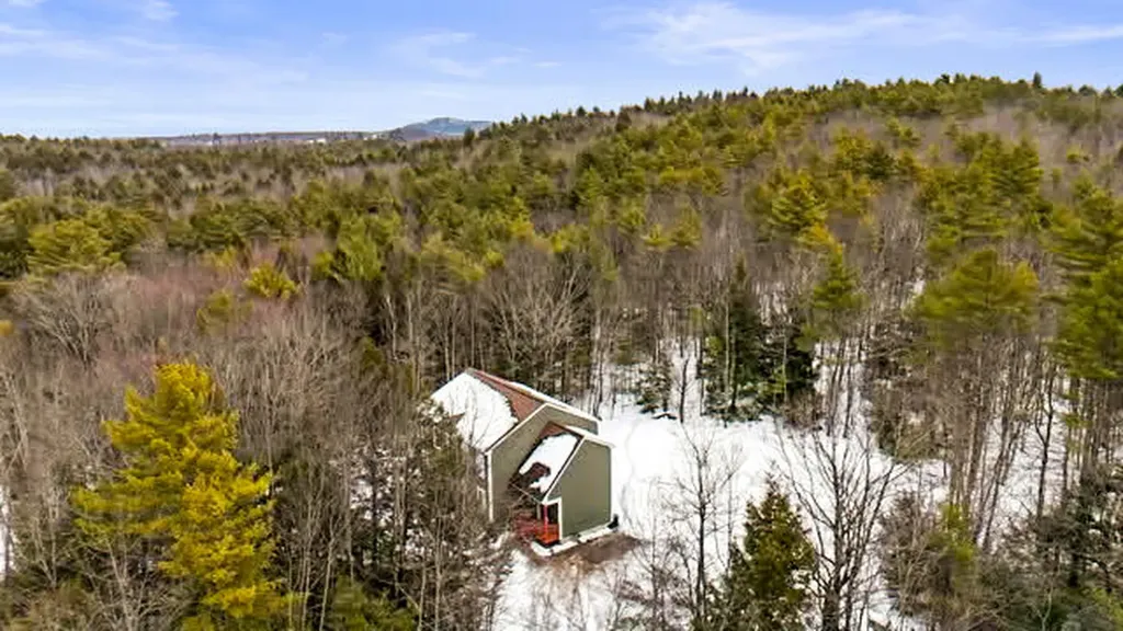 141 Bradbury Road Lewiston ME 04240
