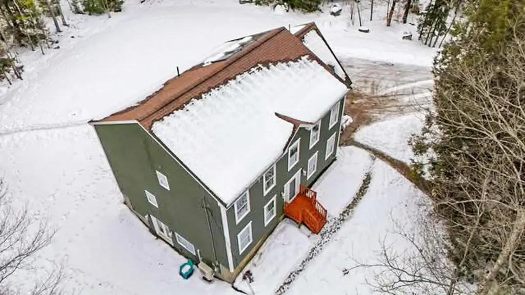 141 Bradbury Road Lewiston ME 04240