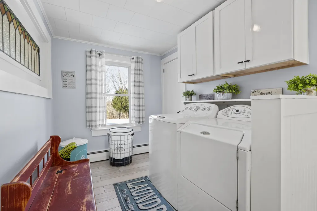 16 E Neck Road Nobleboro ME 04555