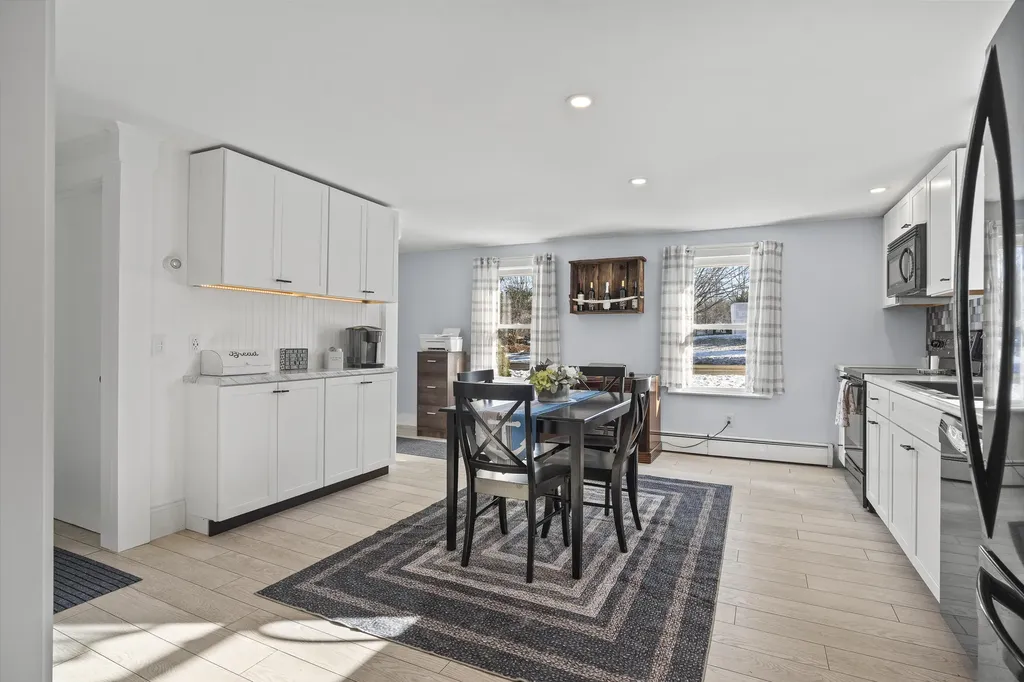 16 E Neck Road Nobleboro ME 04555