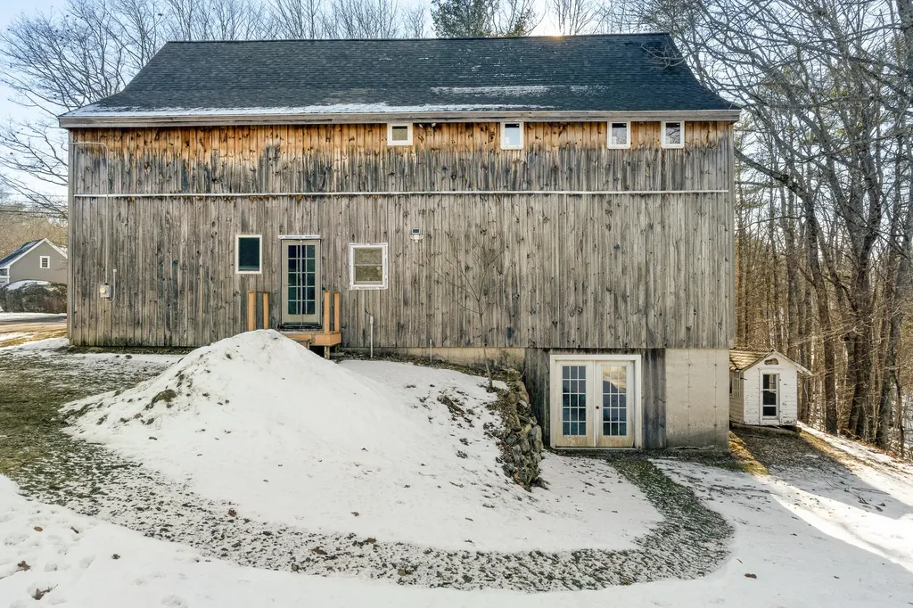 16 E Neck Road Nobleboro ME 04555