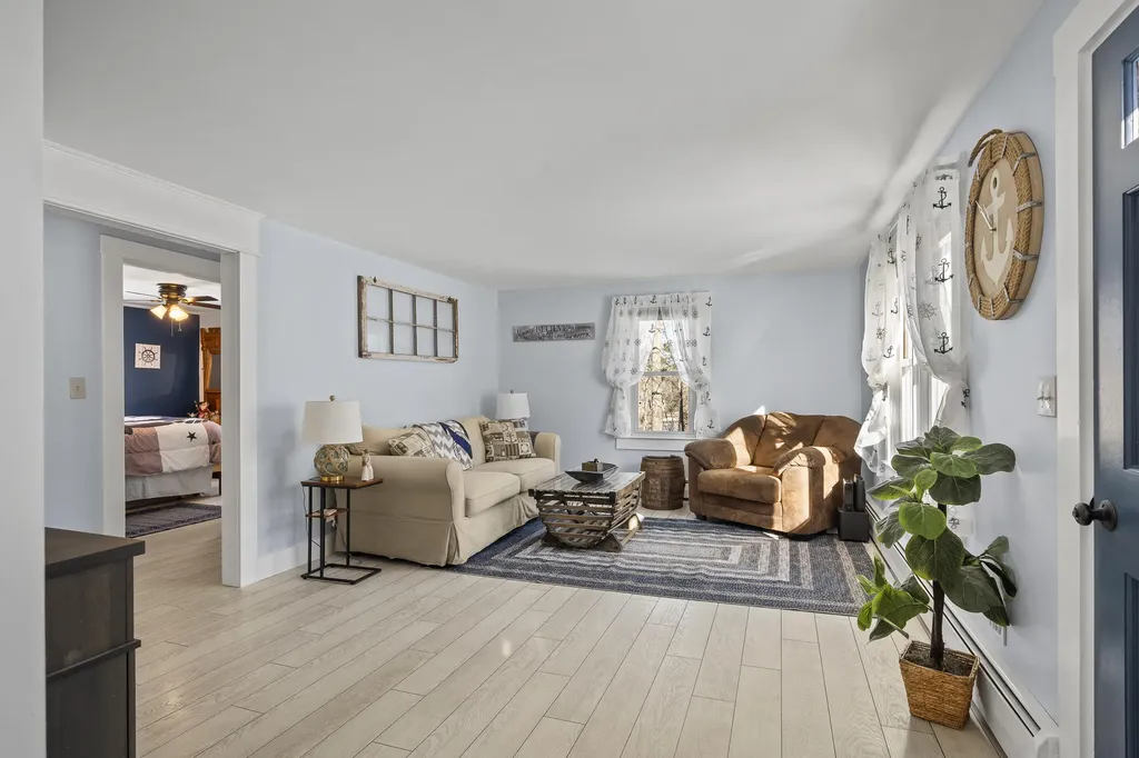 16 E Neck Road Nobleboro ME 04555