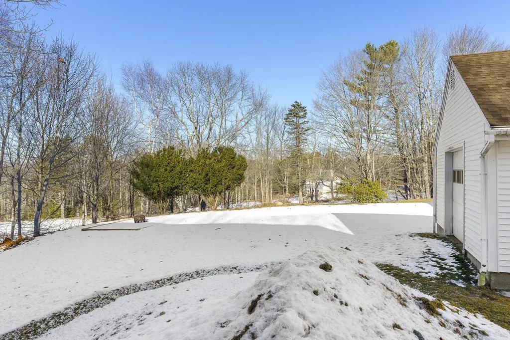 16 E Neck Road Nobleboro ME 04555