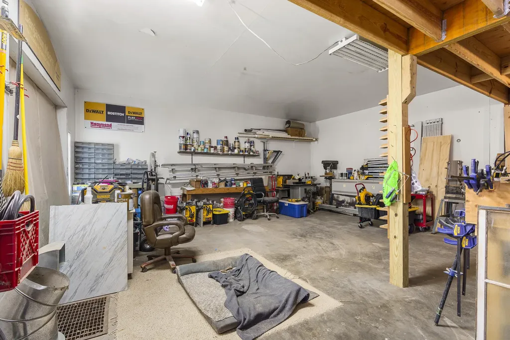 16 E Neck Road Nobleboro ME 04555